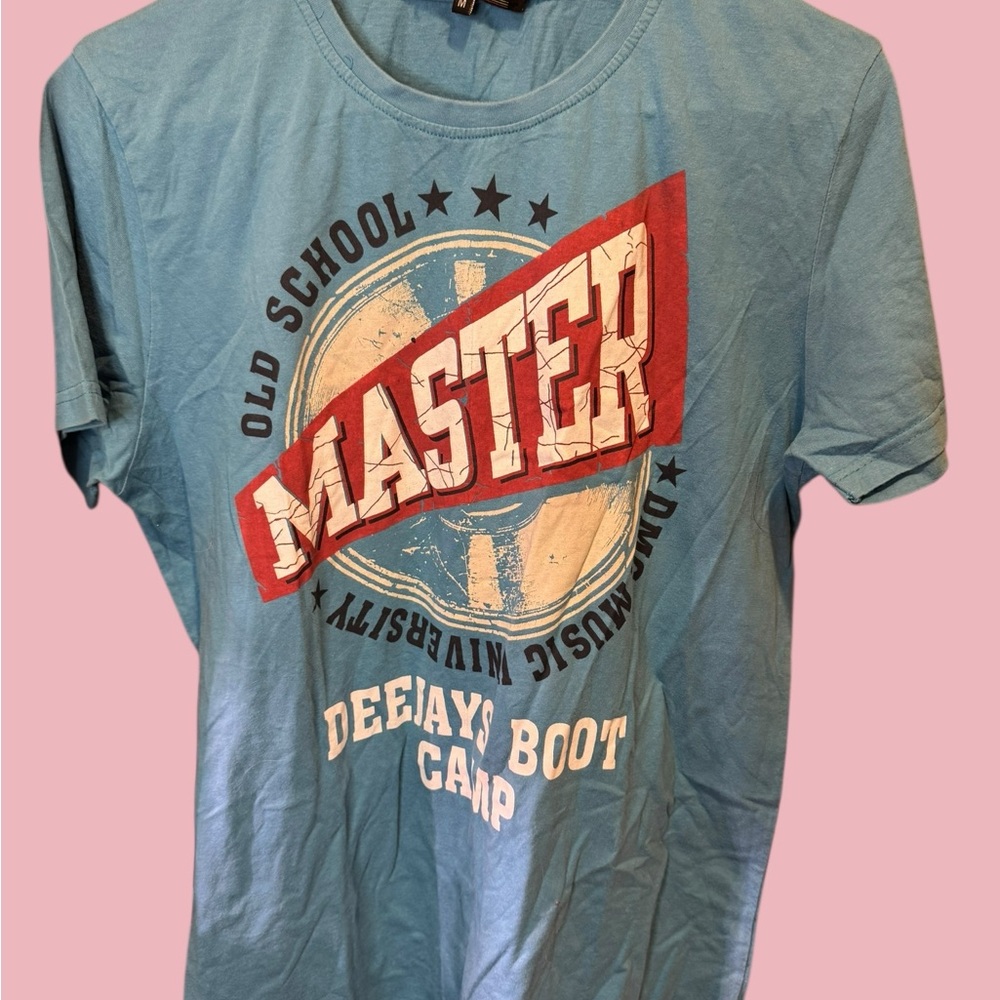 Vintage Blue Master DJ Graphic Tee with Red and White Print
